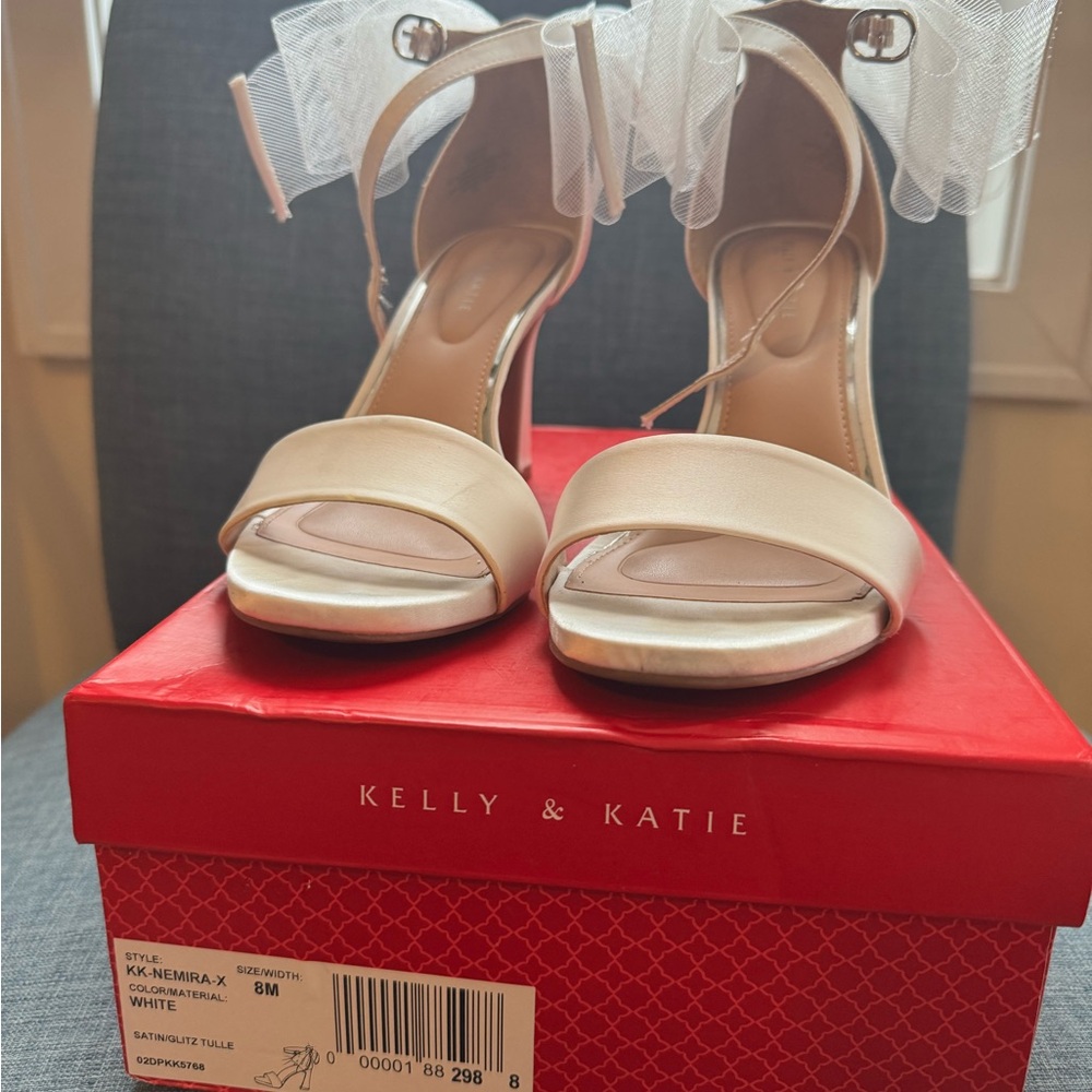Kelly & Katie Nemira Sandal - Picture 2 of 6